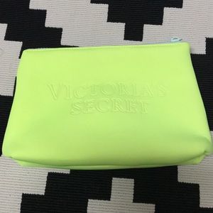 Victoria's Secret Bags - Victoria’s Secret Neon Green Neoprene zip bag Victoria's Secret Bags - Victoria’s Secret Neon Green Neoprene zip bag
